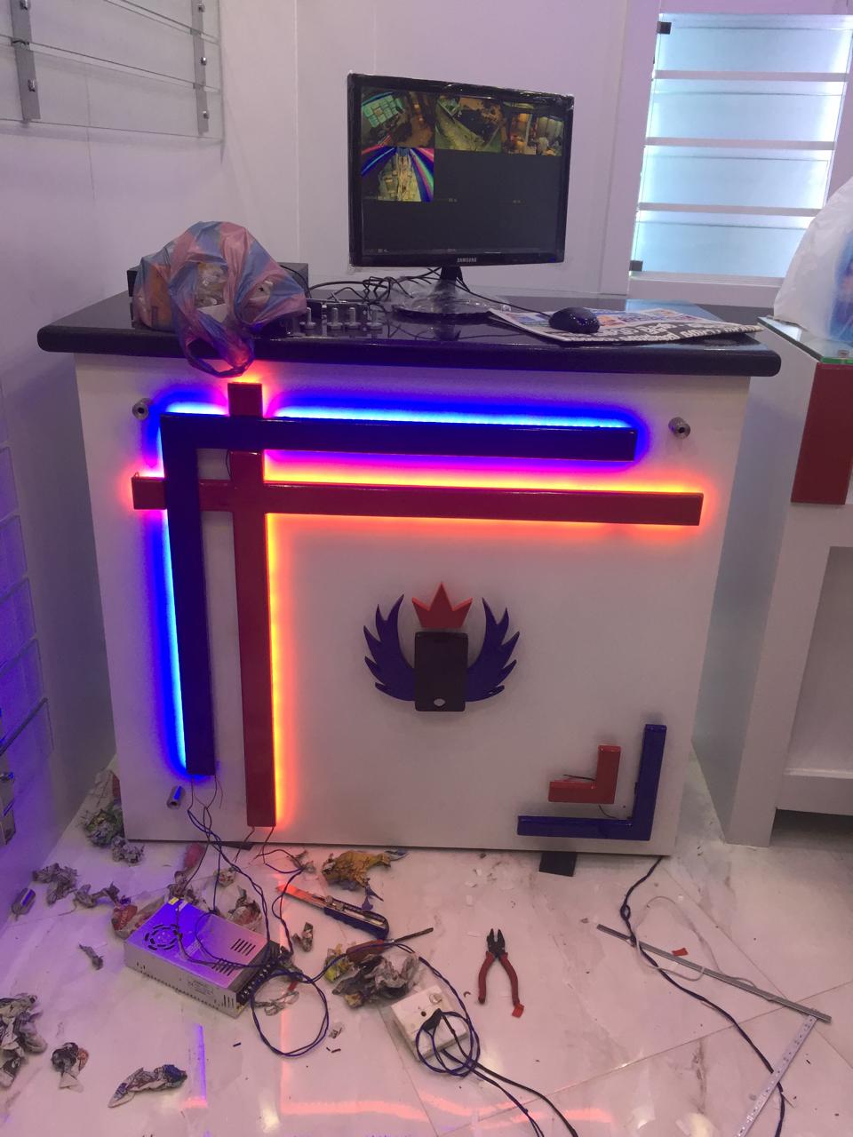 Royal Phone Showroom — photo 10